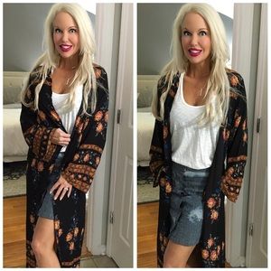💕Stunning Long Line Black Floral Kimono